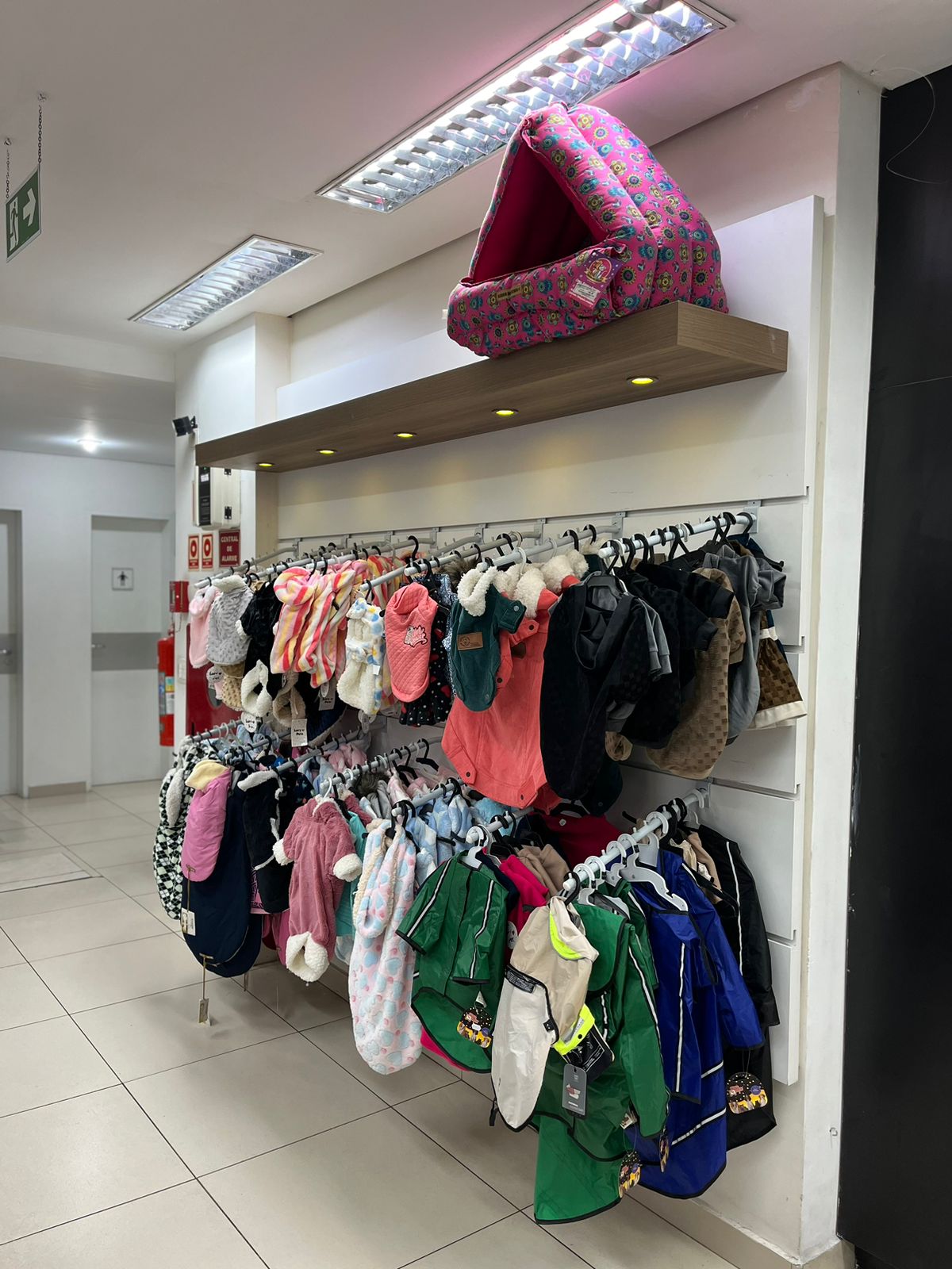 seção de roupas- Jardim(13) seção de roupas- Jardim(13)